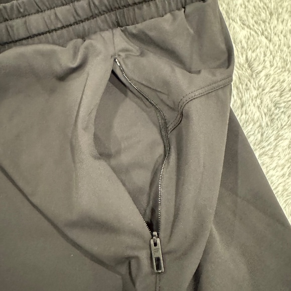 Fabletics The One 3" Inseam Women's Athletic Workout Casual Shorts - Size XL - Picture 4 of 4